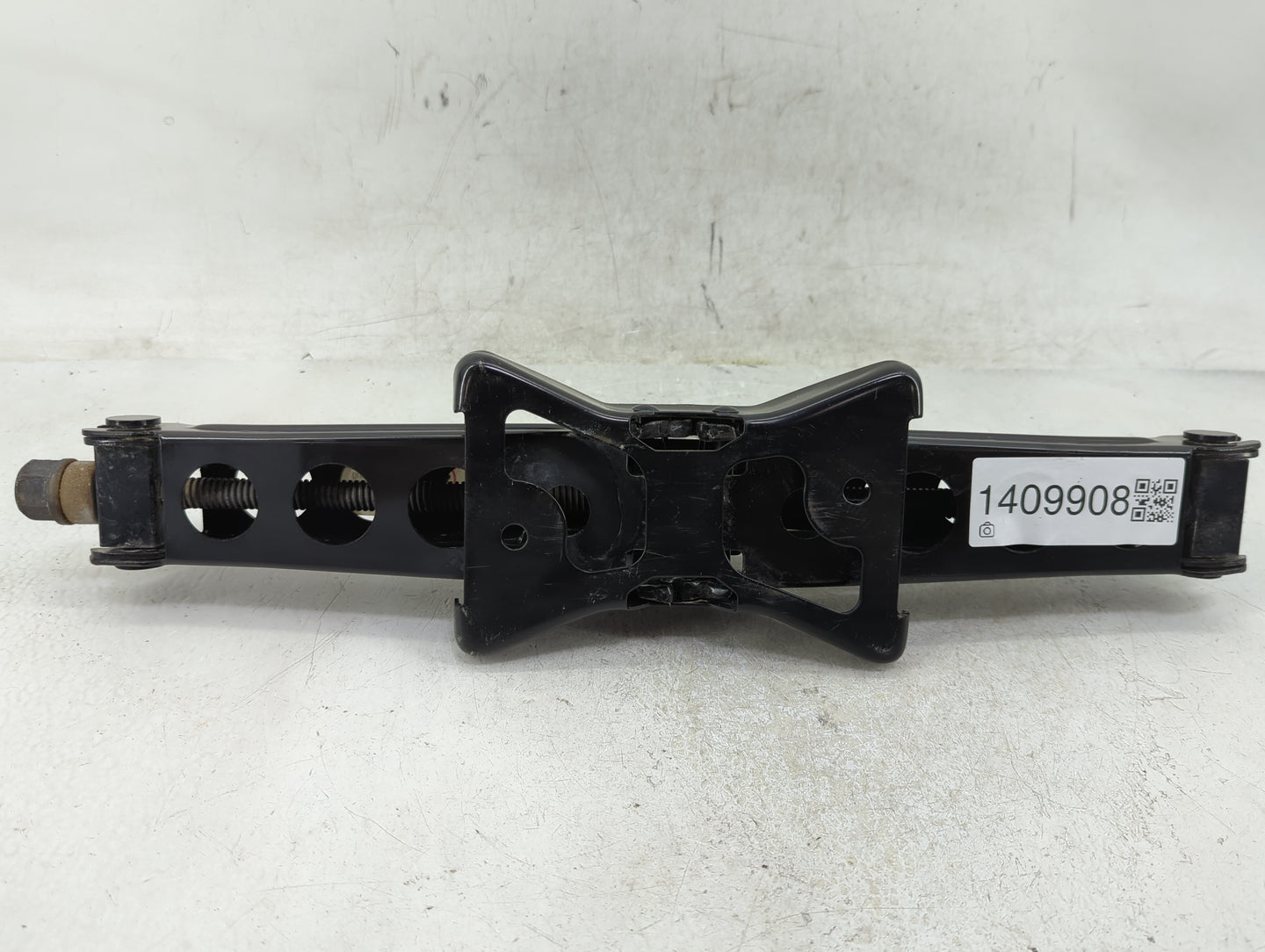 2019 Gmc Acadia Spare Scissor Car Jack - Oemusedautoparts1.com