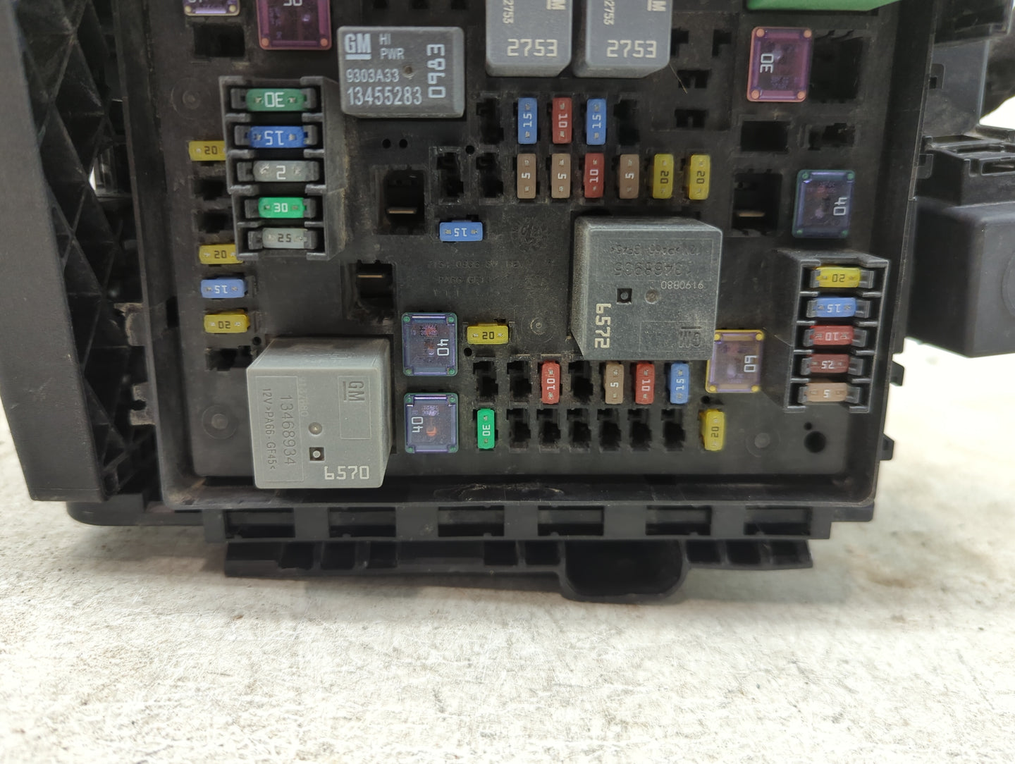 2017-2019 Gmc Acadia Fusebox Fuse Box Panel Relay Module P/N:7171-4521-30 Fits Fits 2017 2018 2019 OEM Used Auto Parts - Oem