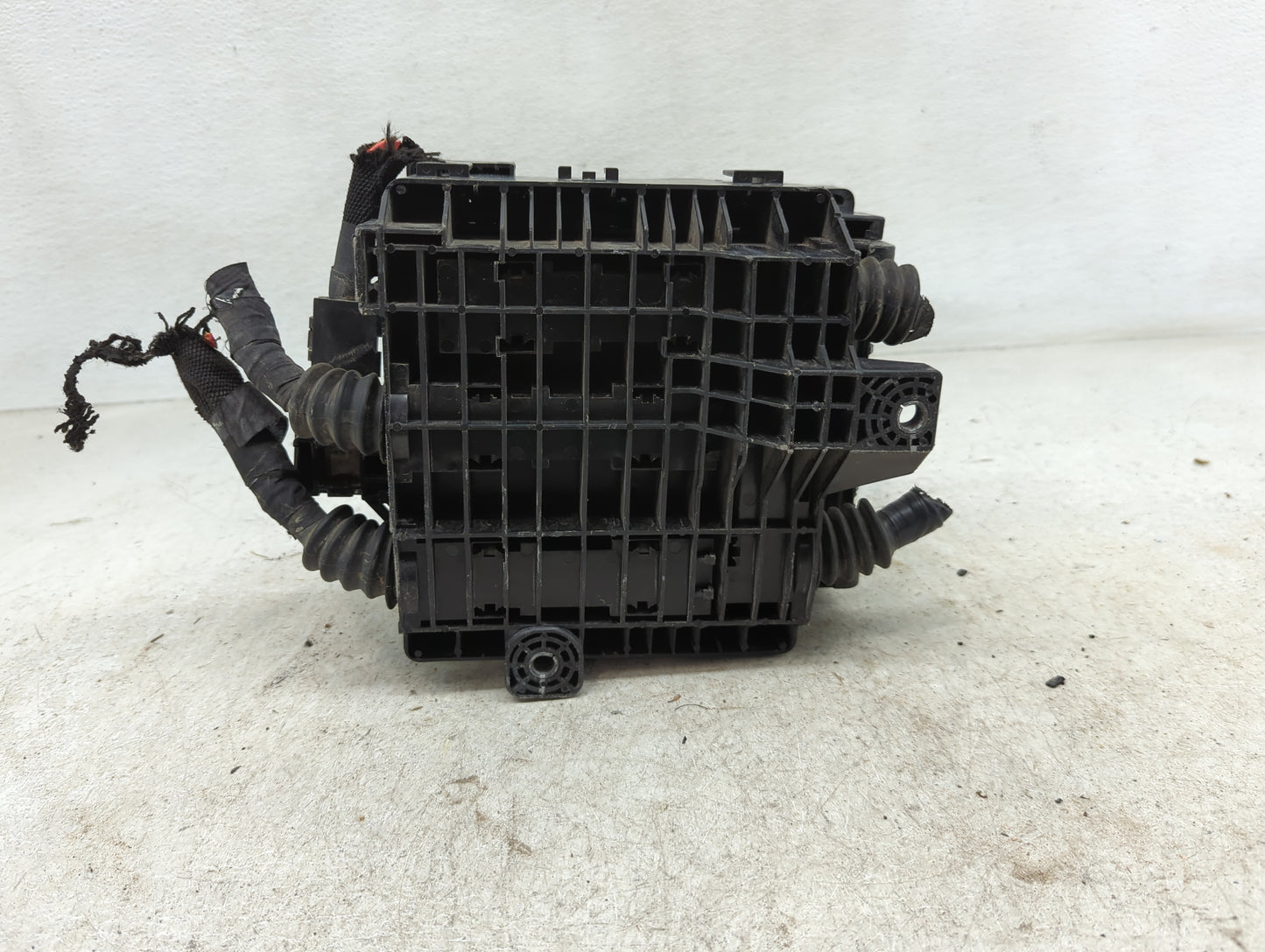 2017-2019 Gmc Acadia Fusebox Fuse Box Panel Relay Module P/N:7171-4521-30 Fits Fits 2017 2018 2019 OEM Used Auto Parts - Oem