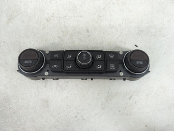 2017-2022 Gmc Acadia Climate Control Module Temperature AC/Heater Replacement P/N:84246526 815372982 Fits OEM Used Auto Part