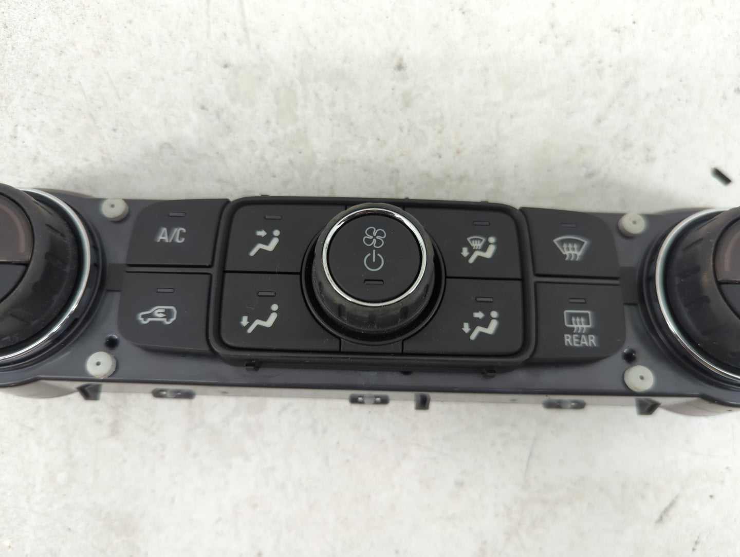 2017-2022 Gmc Acadia Climate Control Module Temperature AC/Heater Replacement P/N:84246526 815372982 Fits OEM Used Auto Part