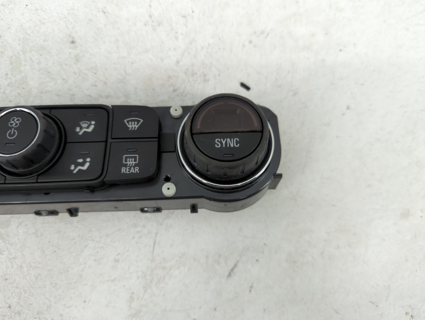 2017-2022 Gmc Acadia Climate Control Module Temperature AC/Heater Replacement P/N:84246526 815372982 Fits OEM Used Auto Part