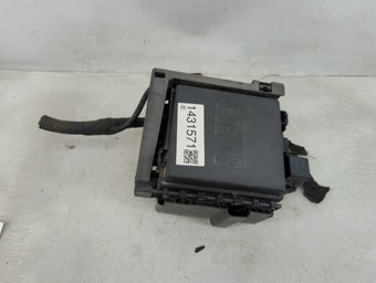 compare product 2018-2019 Gmc Acadia Fusebox Fuse Box Panel Relay Module P/N:7171-4521-30 Fits Fits 2018 2019 OEM Used Auto Parts