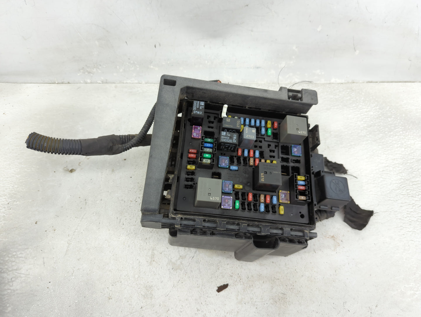 2018-2019 Gmc Acadia Fusebox Fuse Box Panel Relay Module P/N:7171-4521-30 Fits Fits 2018 2019 OEM Used Auto Parts - Oemuseda