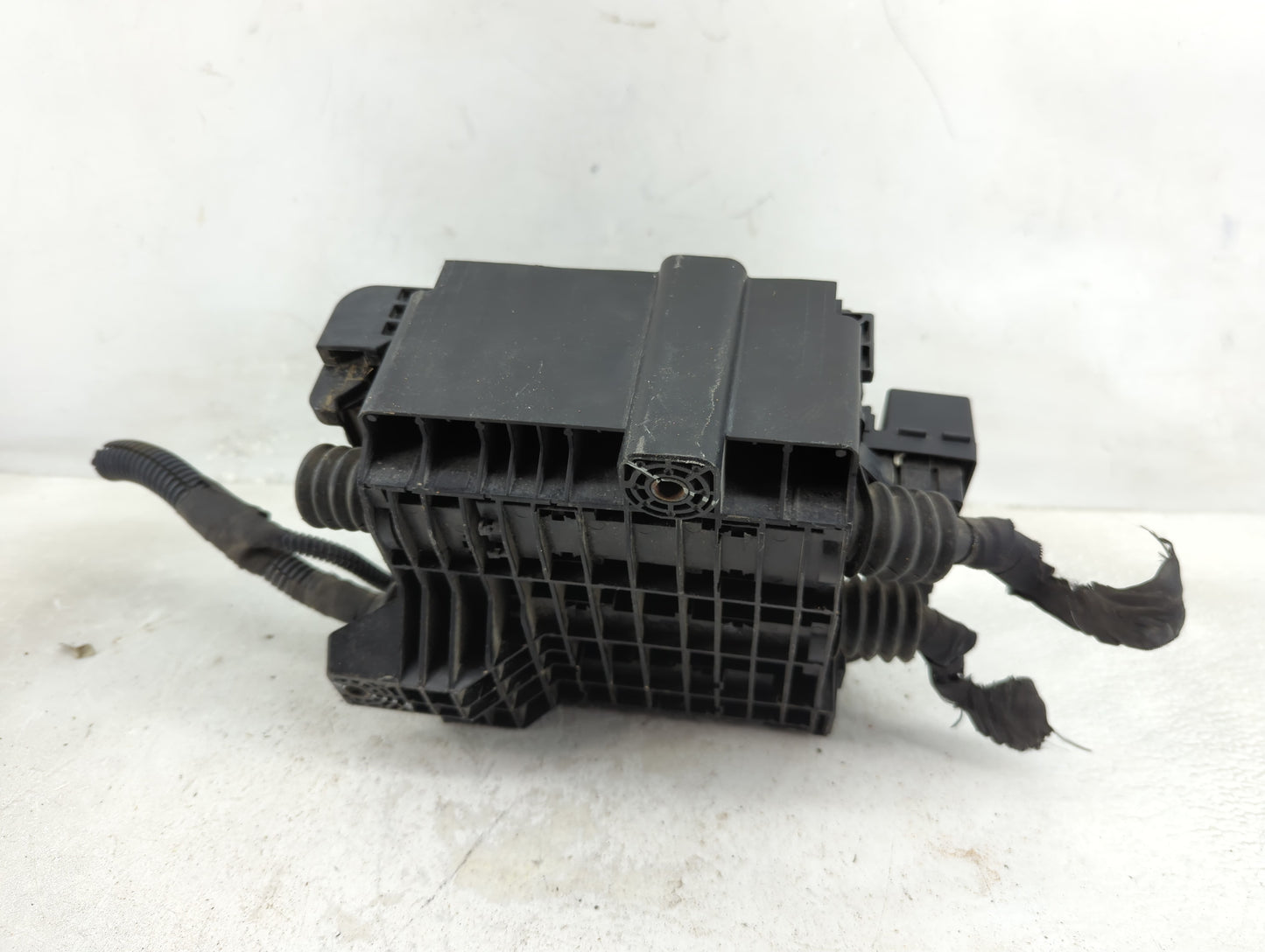2018-2019 Gmc Acadia Fusebox Fuse Box Panel Relay Module P/N:7171-4521-30 Fits Fits 2018 2019 OEM Used Auto Parts - Oemuseda