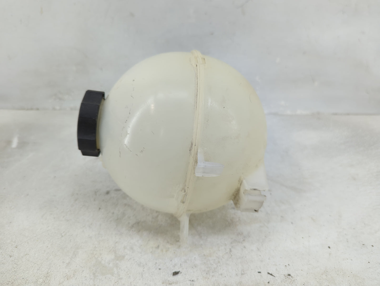 2017-2022 Gmc Acadia Radiator Coolant Overflow Expansion Tank Bottle - Oemusedautoparts1.com