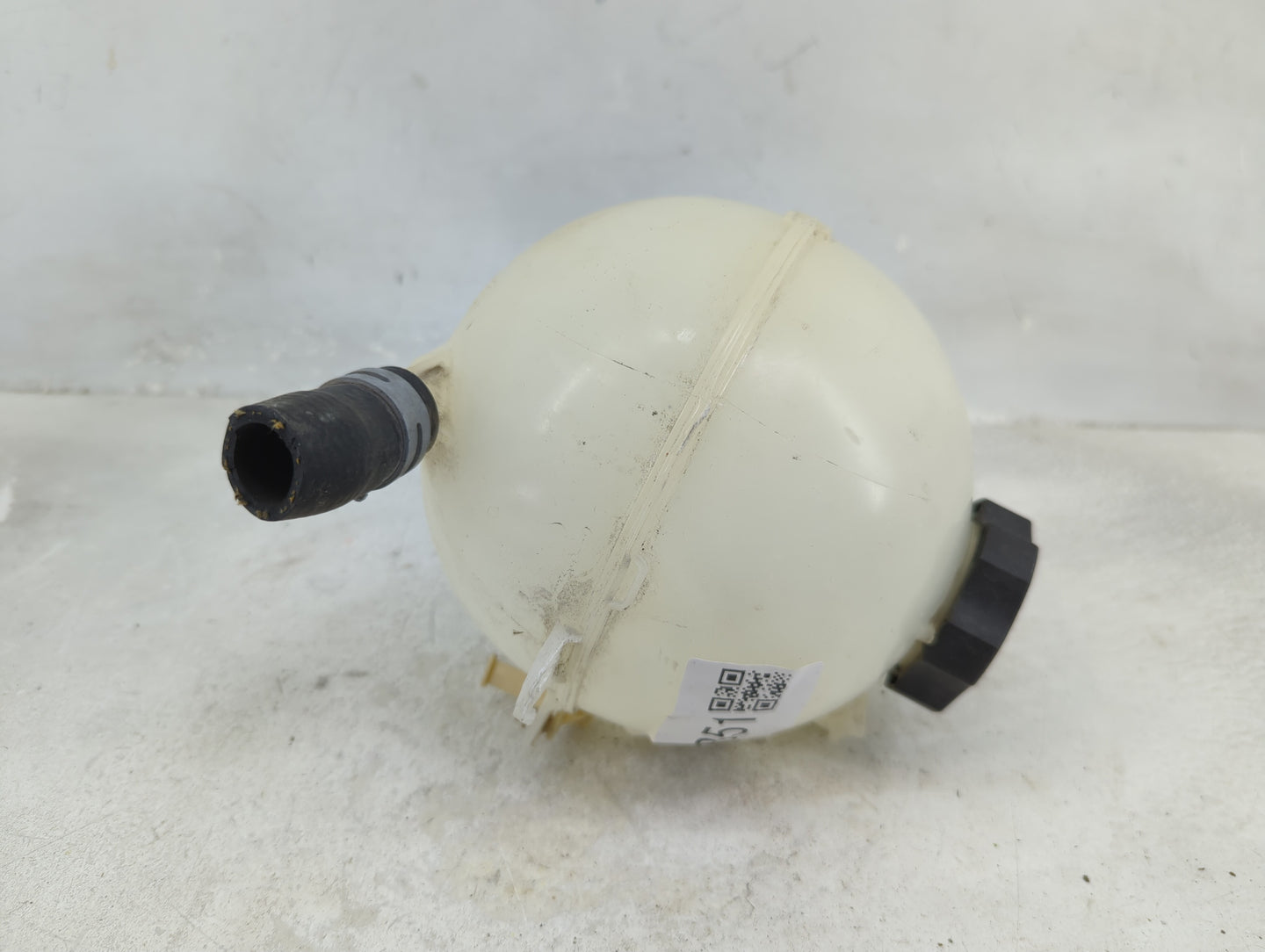 2017-2022 Gmc Acadia Radiator Coolant Overflow Expansion Tank Bottle - Oemusedautoparts1.com