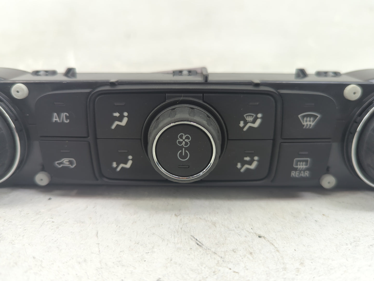 2017-2022 Gmc Acadia Climate Control Module Temperature AC/Heater Replacement P/N:84246526 815372982 Fits OEM Used Auto Part
