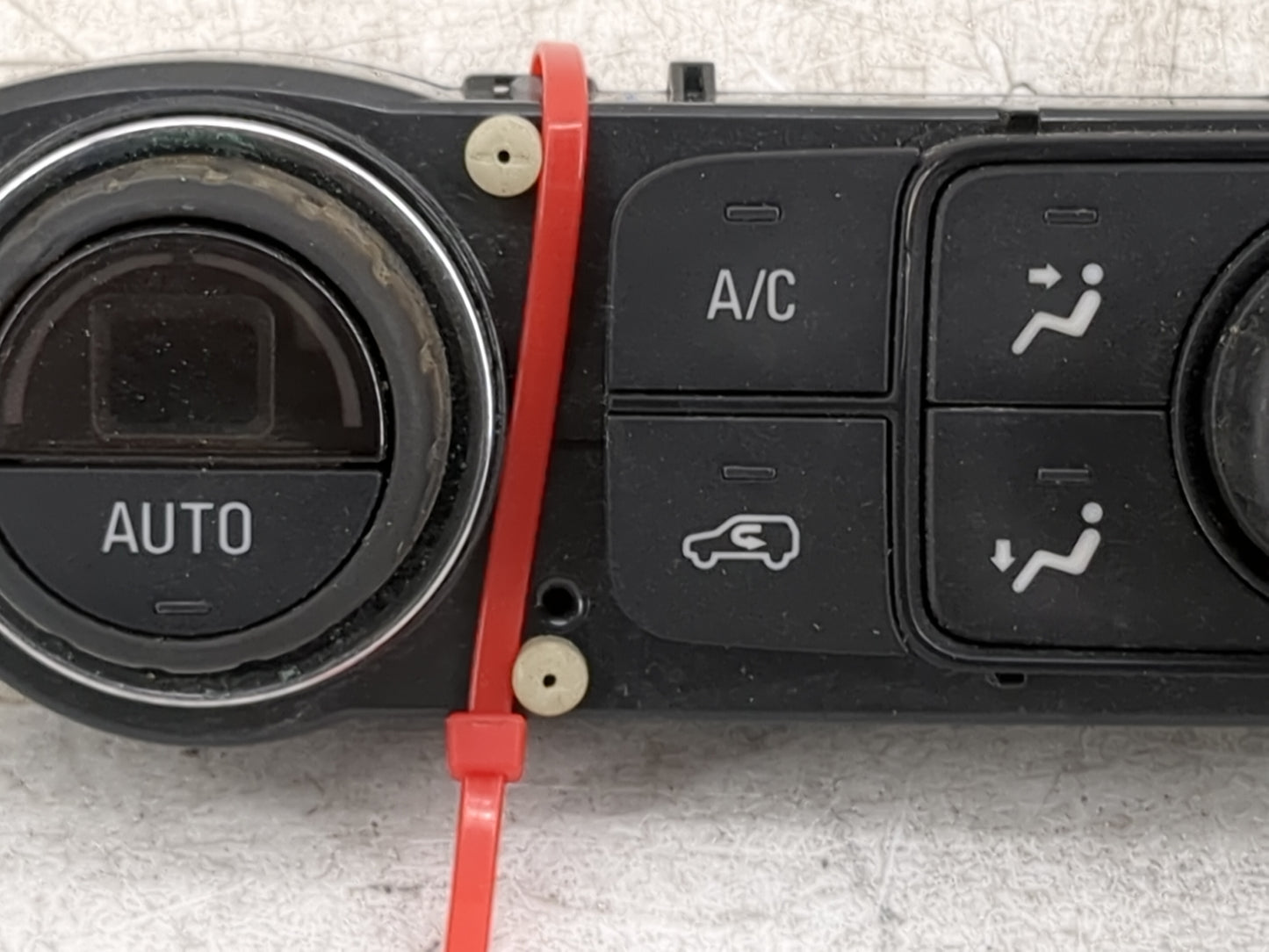 2017-2022 Gmc Acadia Climate Control Module Temperature AC/Heater Replacement P/N:84246526 7370200000000X Fits OEM Used Auto