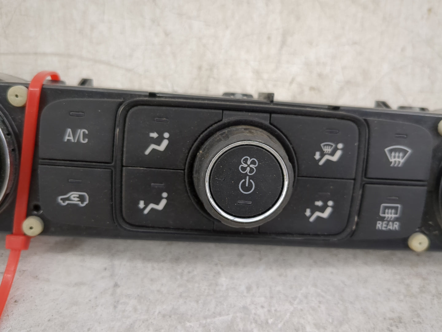 2017-2022 Gmc Acadia Climate Control Module Temperature AC/Heater Replacement P/N:84246526 7370200000000X Fits OEM Used Auto