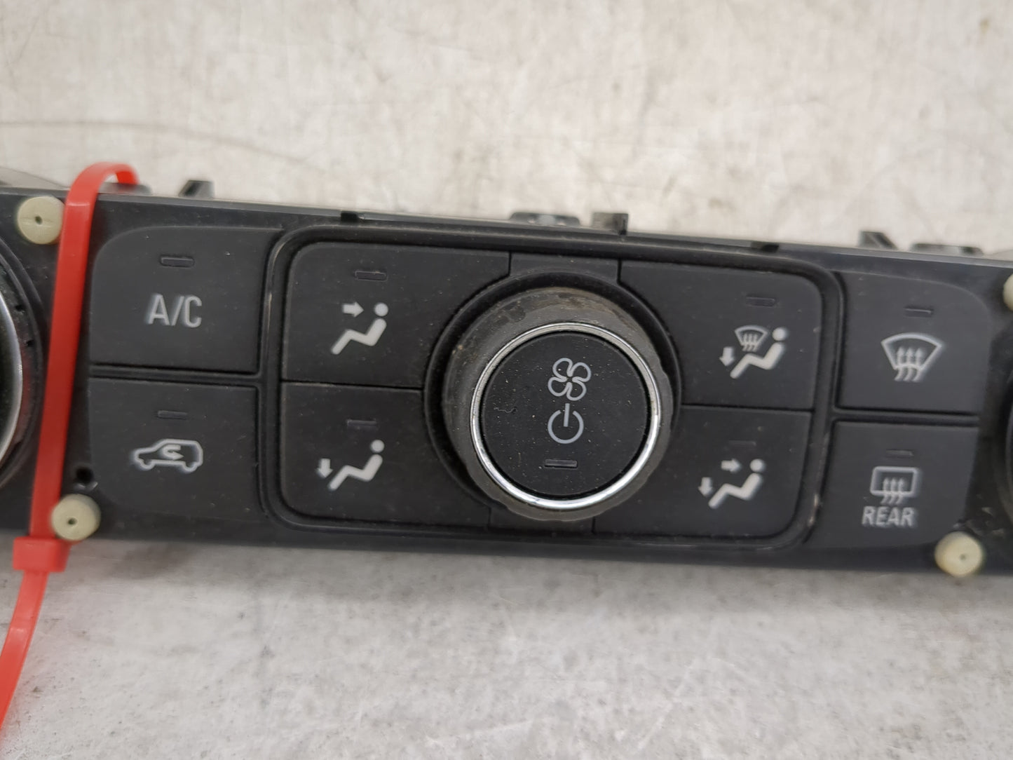 2017-2022 Gmc Acadia Climate Control Module Temperature AC/Heater Replacement P/N:84246526 7370200000000X Fits OEM Used Auto