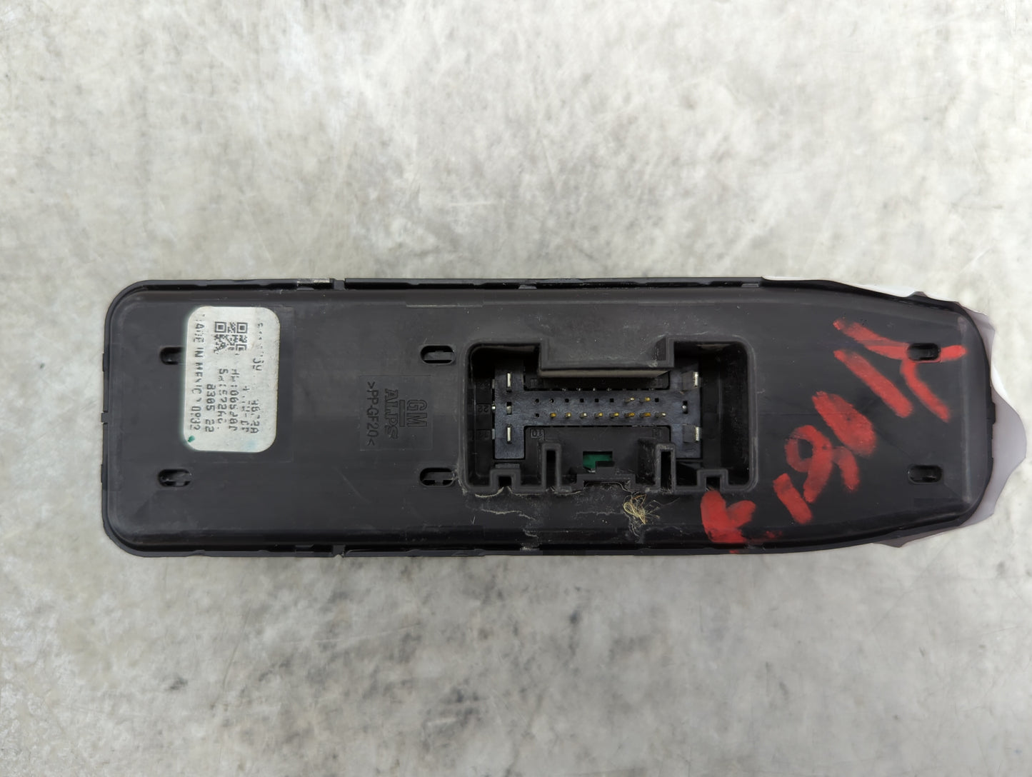 2019 Gmc Acadia Master Power Window Switch Replacement Driver Side Left P/N:13526288 84572240 Fits OEM Used Auto Parts - Oem