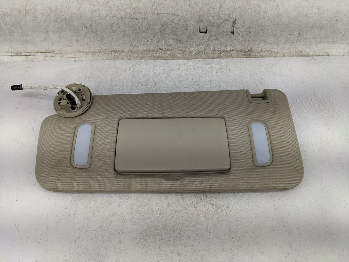 2017-2019 Gmc Acadia Sun Visor Shade Replacement Driver Left Mirror Fits Fits 2017 2018 2019 OEM Used Auto Parts - Oemusedau