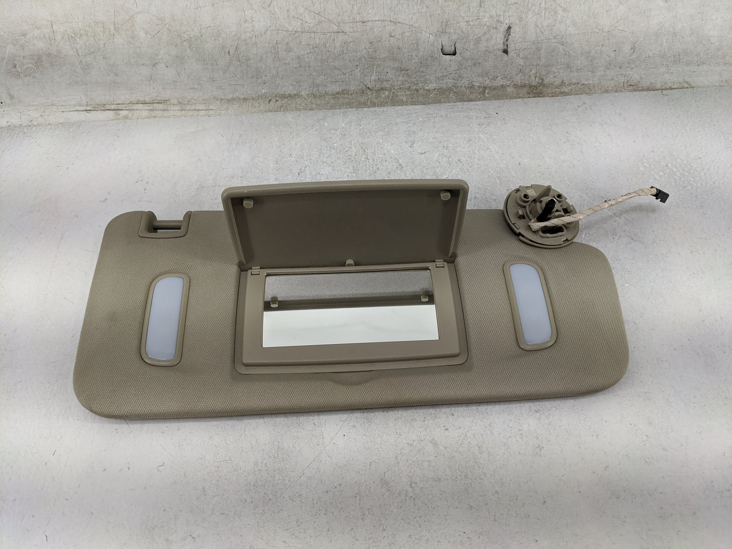 2017-2019 Gmc Acadia Sun Visor Shade Replacement Passenger Right Mirror Fits Fits 2017 2018 2019 OEM Used Auto Parts - Oemus