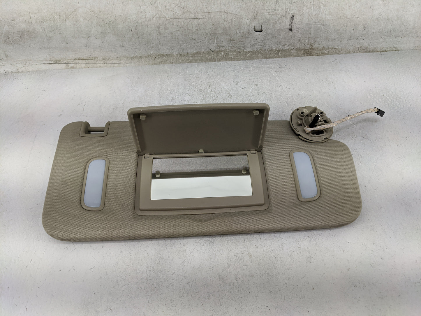 2017-2019 Gmc Acadia Sun Visor Shade Replacement Passenger Right Mirror Fits Fits 2017 2018 2019 OEM Used Auto Parts - Oemus