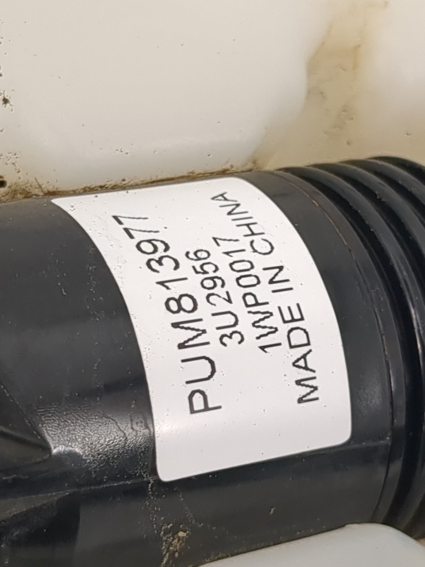 2017-2022 Gmc Acadia Windshield Washer Fluid Reservoir Bottle Oem - Oemusedautoparts1.com