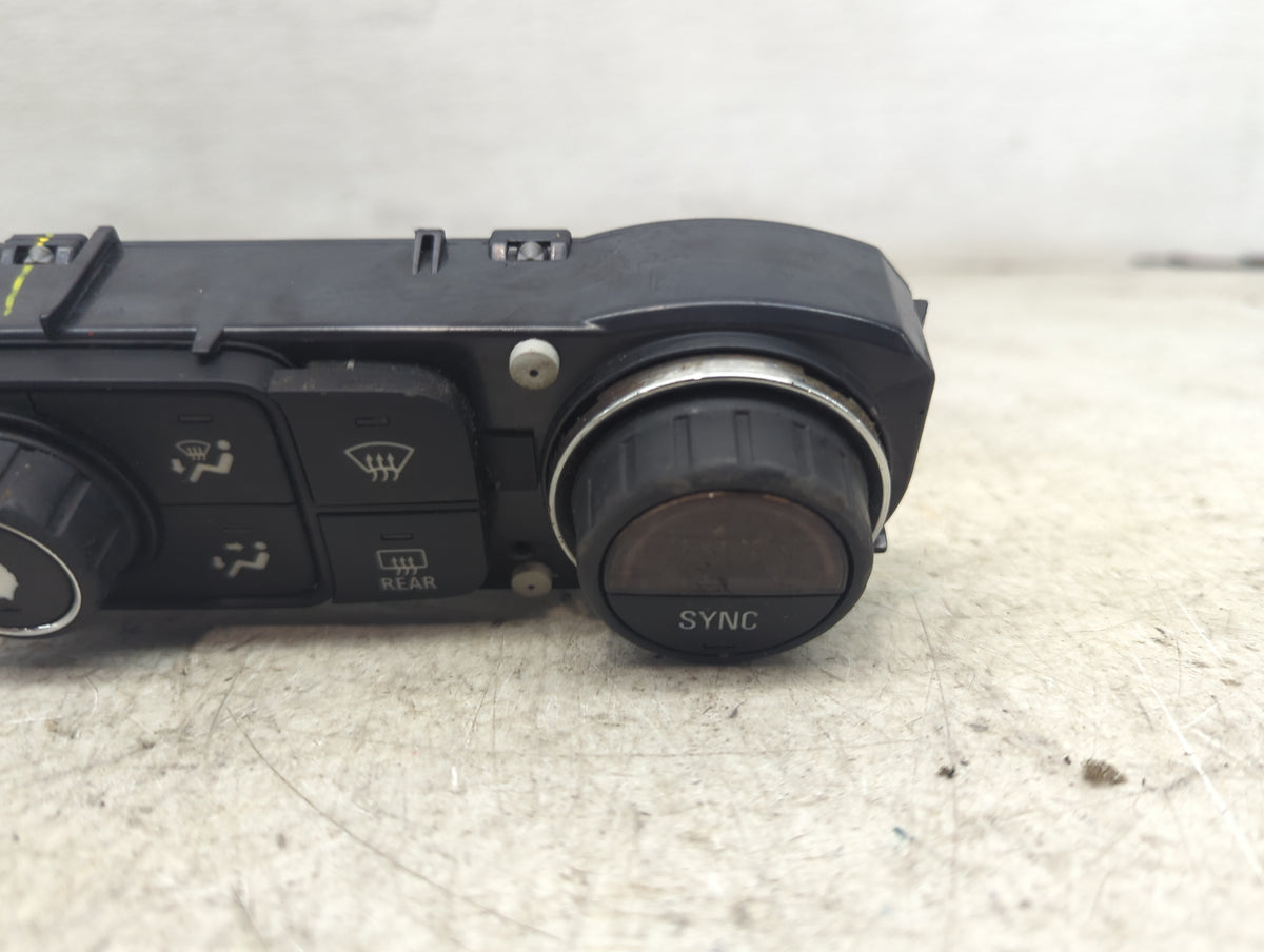 2017-2022 Gmc Acadia Climate Control Module Temperature AC/Heater Replacement P/N:81S372982 737020000000X Fits OEM Used Auto