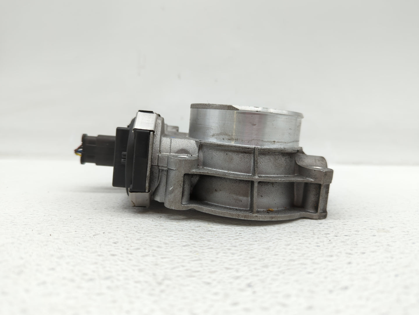 2017-2018 Gmc Acadia Throttle Body P/N:12671014 12648414, 1267 1014 Fits Fits 2016 2017 2018 2019 OEM Used Auto Parts - Oemu