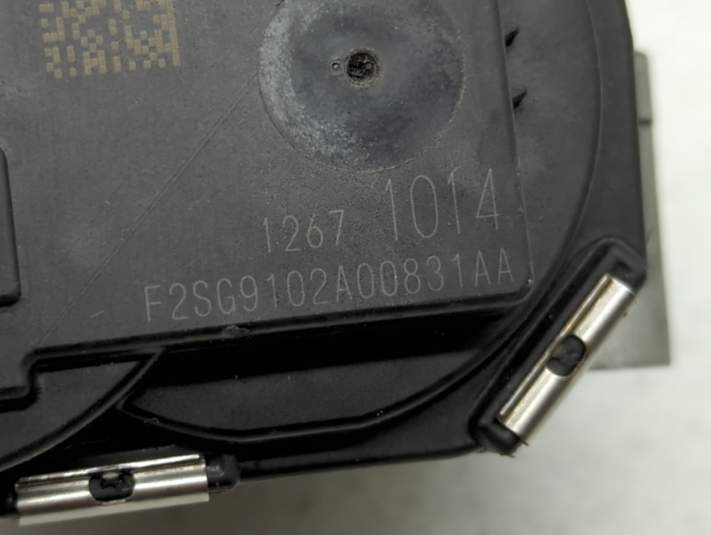 2017-2018 Gmc Acadia Throttle Body P/N:12671014 12648414, 1267 1014 Fits Fits 2016 2017 2018 2019 OEM Used Auto Parts - Oemu