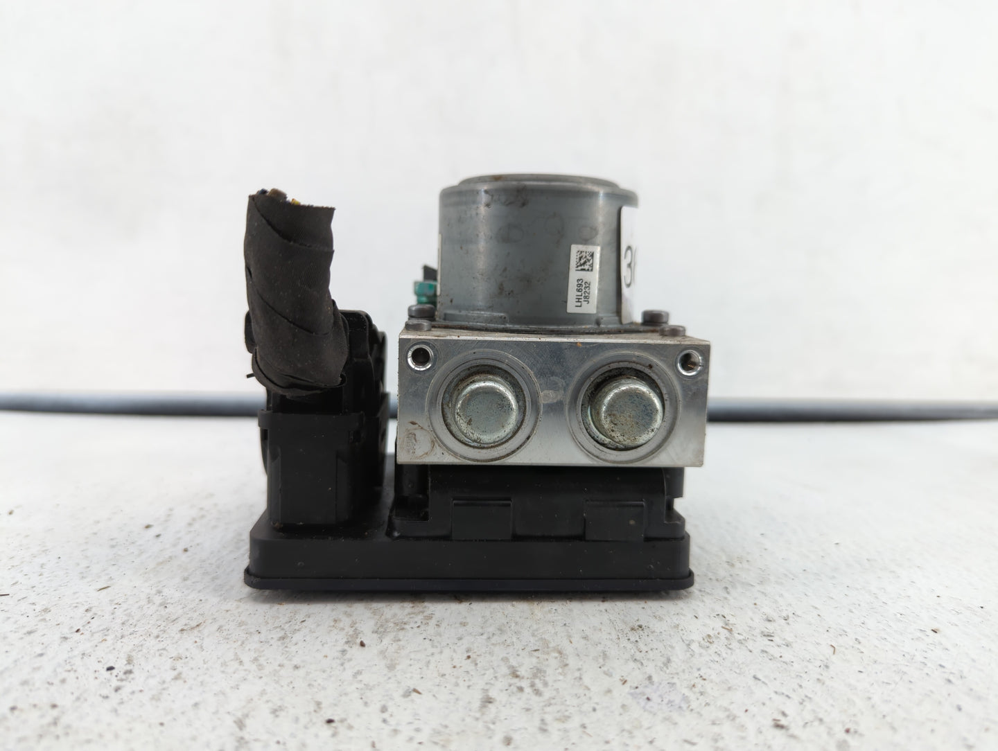 2019 Gmc Acadia ABS Pump Control Module Replacement P/N:84738977 84503307 Fits OEM Used Auto Parts - Oemusedautoparts1.com