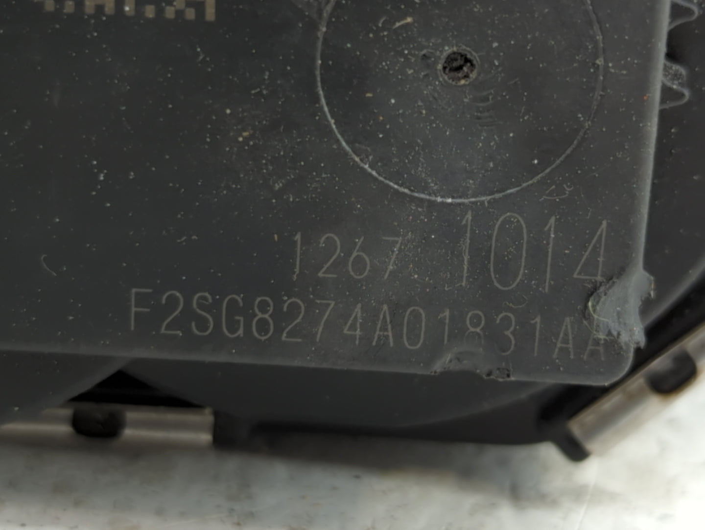 2017-2018 Gmc Acadia Throttle Body P/N:12676296AA 12671014, 12648414, 1267 1014 Fits Fits 2016 2017 2018 2019 OEM Used Auto 