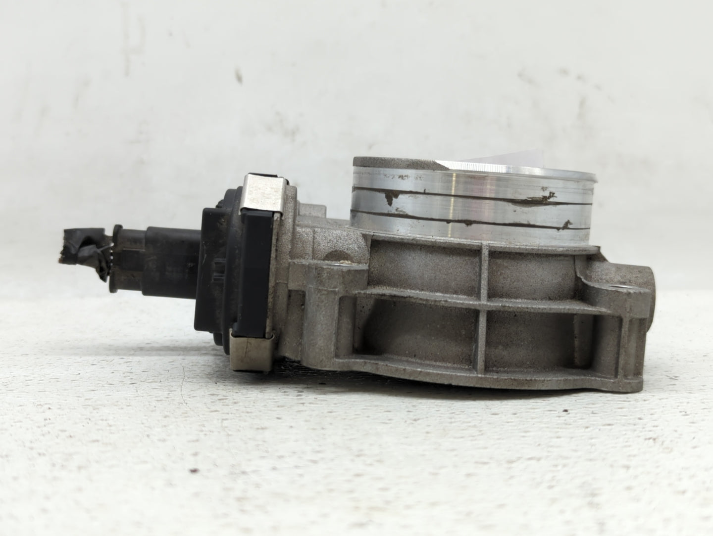 2017-2018 Gmc Acadia Throttle Body P/N:12676296AA 12671014, 12648414, 1267 1014 Fits Fits 2016 2017 2018 2019 OEM Used Auto 