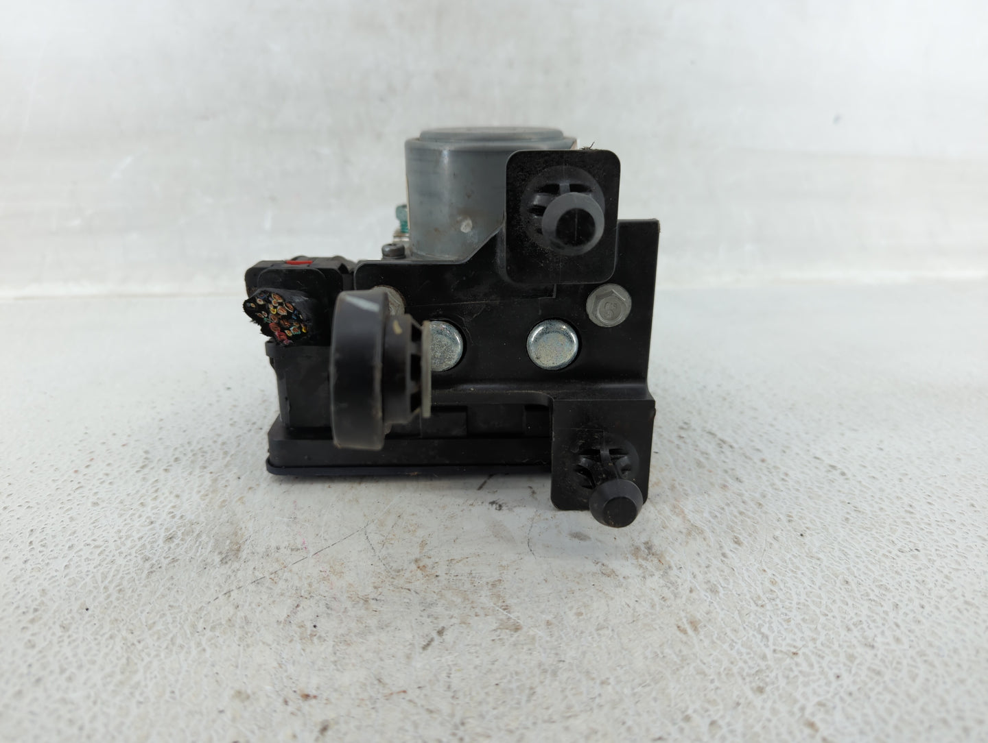 2018 Gmc Acadia ABS Pump Control Module Replacement P/N:84694943 Fits Fits 2019 2020 OEM Used Auto Parts - Oemusedautoparts1