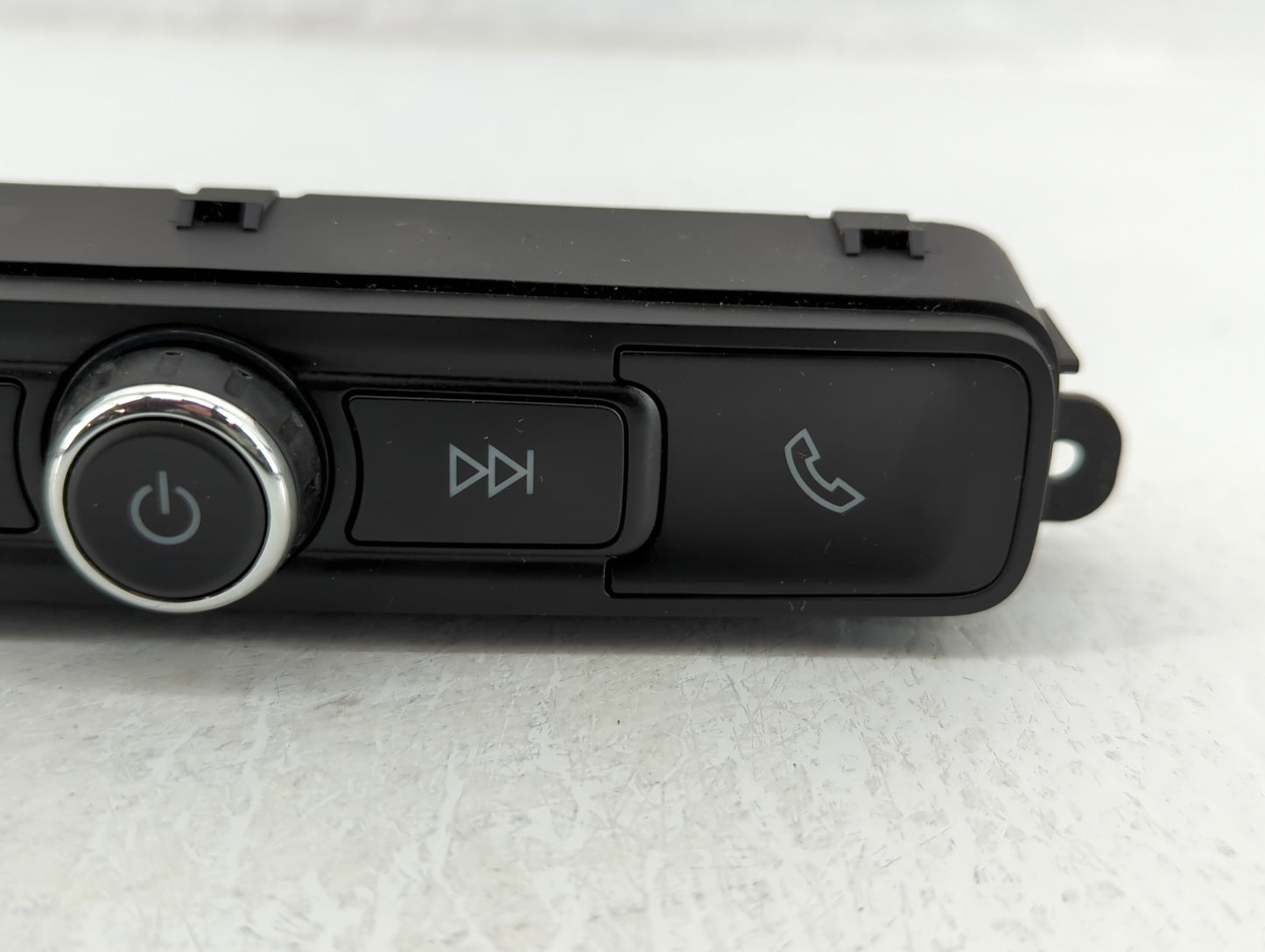2018-2019 Gmc Acadia Radio Control Panel - Oemusedautoparts1.com