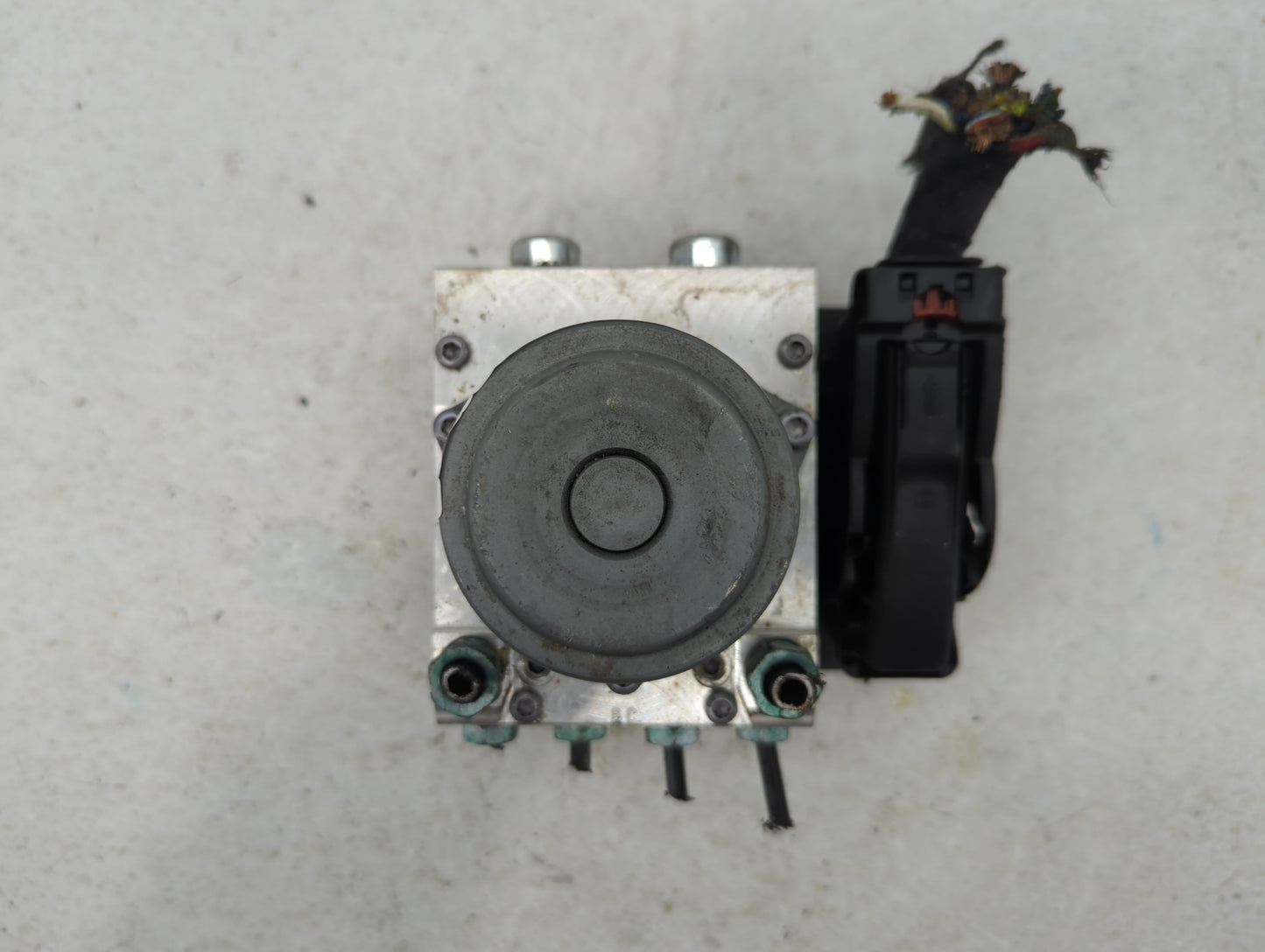 2018 Gmc Acadia ABS Pump Control Module Replacement P/N:84503307 Fits Fits 2019 2020 OEM Used Auto Parts - Oemusedautoparts1