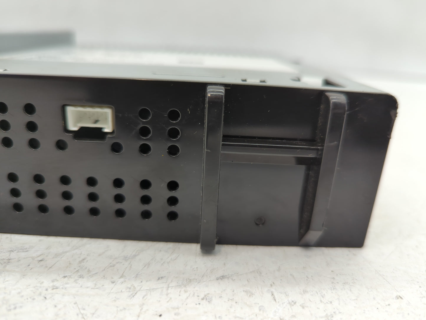 2018-2019 Gmc Acadia Radio AM FM Cd Player Receiver Replacement P/N:42645351 Fits Fits 2018 2019 2020 OEM Used Auto Parts - 
