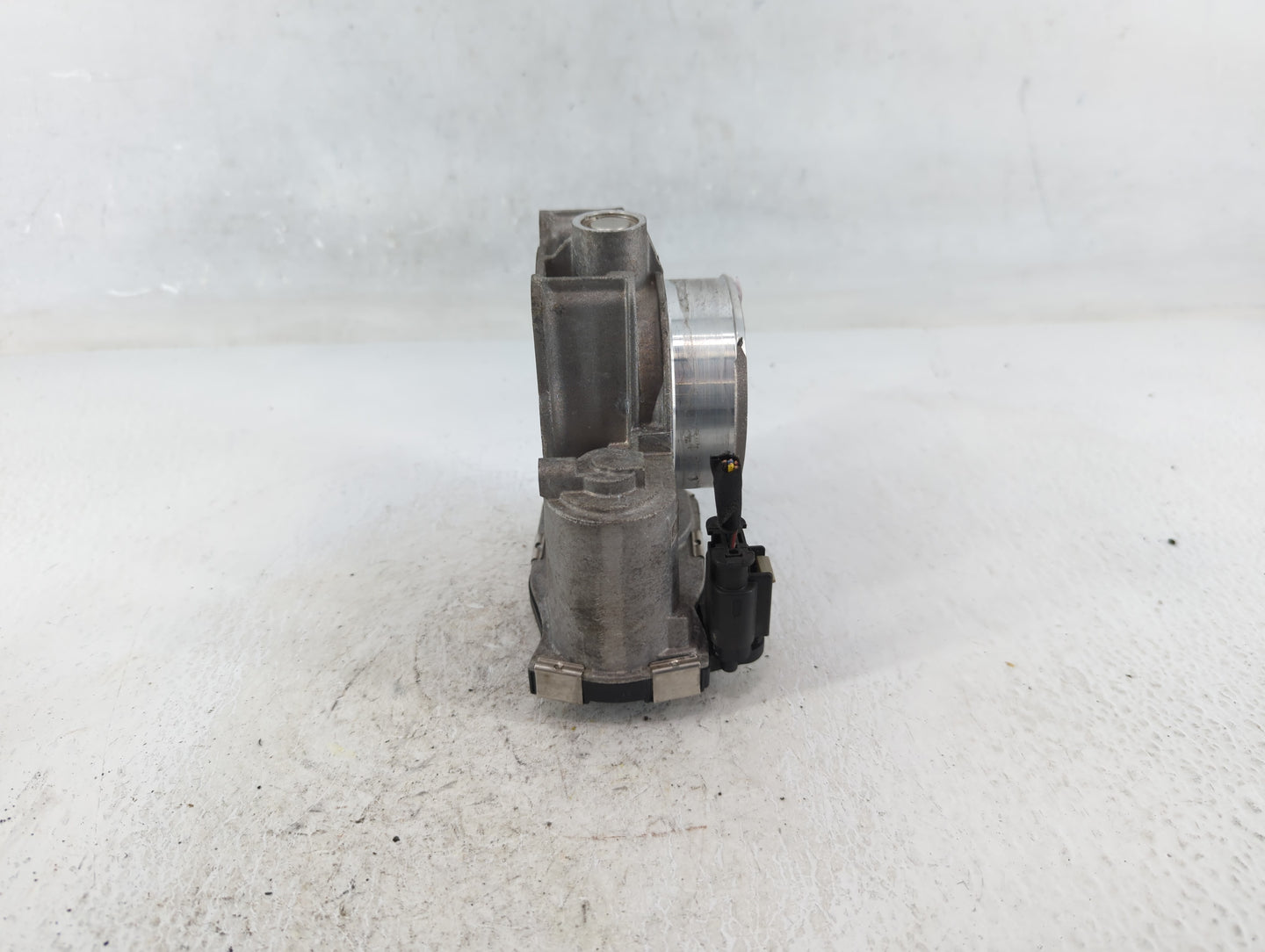 2017-2021 Gmc Acadia Throttle Body P/N:12670839AA Fits Fits 2016 2017 2018 2019 2020 2021 2022 OEM Used Auto Parts - Oemused