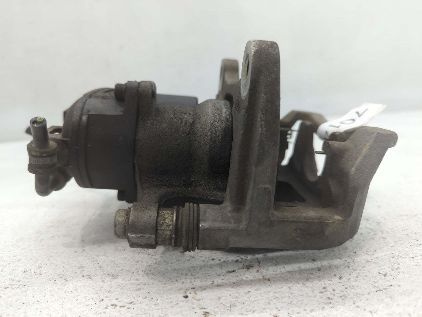 2017-2022 Gmc Acadia Front Driver Left Brake Caliper - Oemusedautoparts1.com