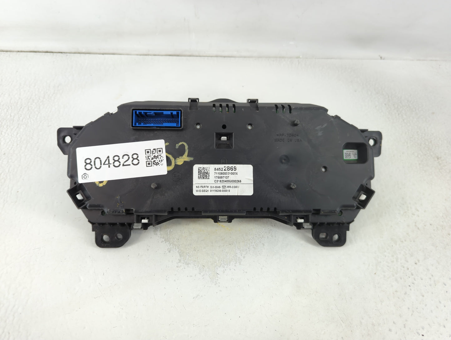 2018-2019 Gmc Acadia Instrument Cluster Speedometer Gauges P/N:84522869 Fits Fits 2018 2019 OEM Used Auto Parts - Oemusedaut