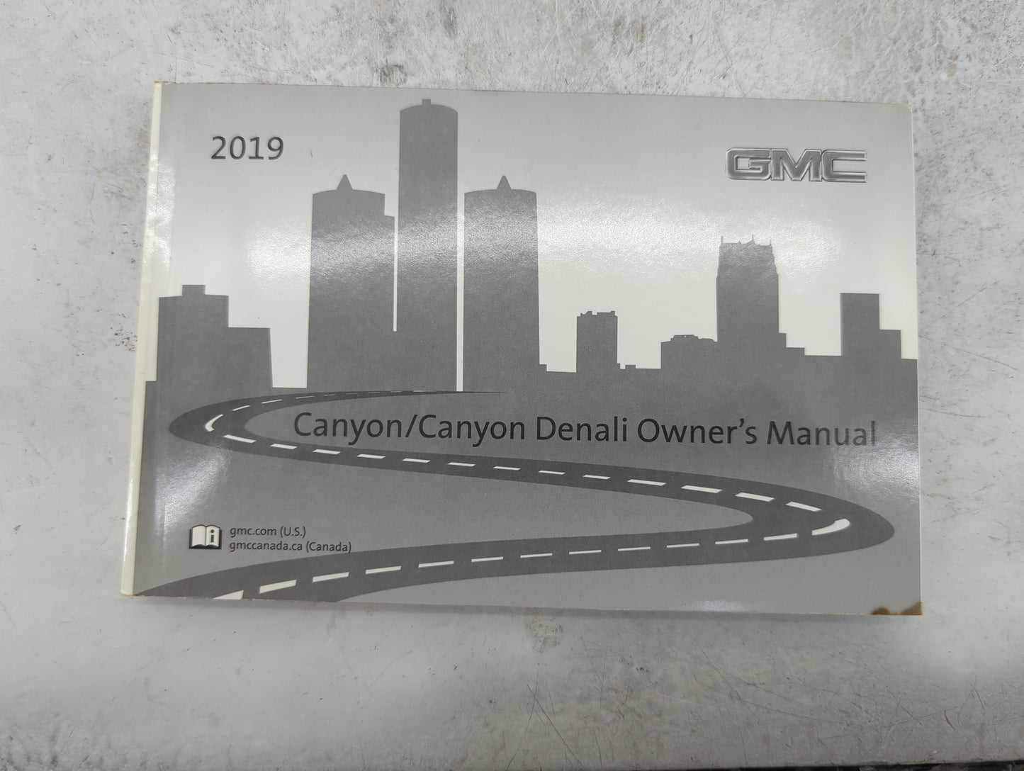 2019 Gmc Canyon Owners Manual Book Guide P/N:84137462 OEM Used Auto Parts - Oemusedautoparts1.com