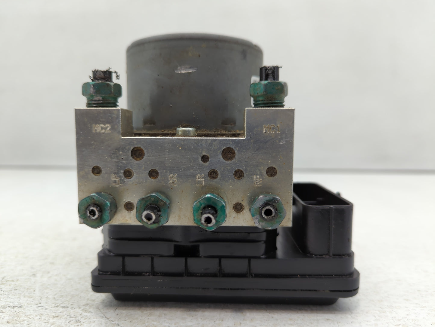 2017-2022 Gmc Canyon ABS Pump Control Module Replacement P/N:84644577 Fits Fits 2017 2018 2019 2020 2021 2022 OEM Used Auto 