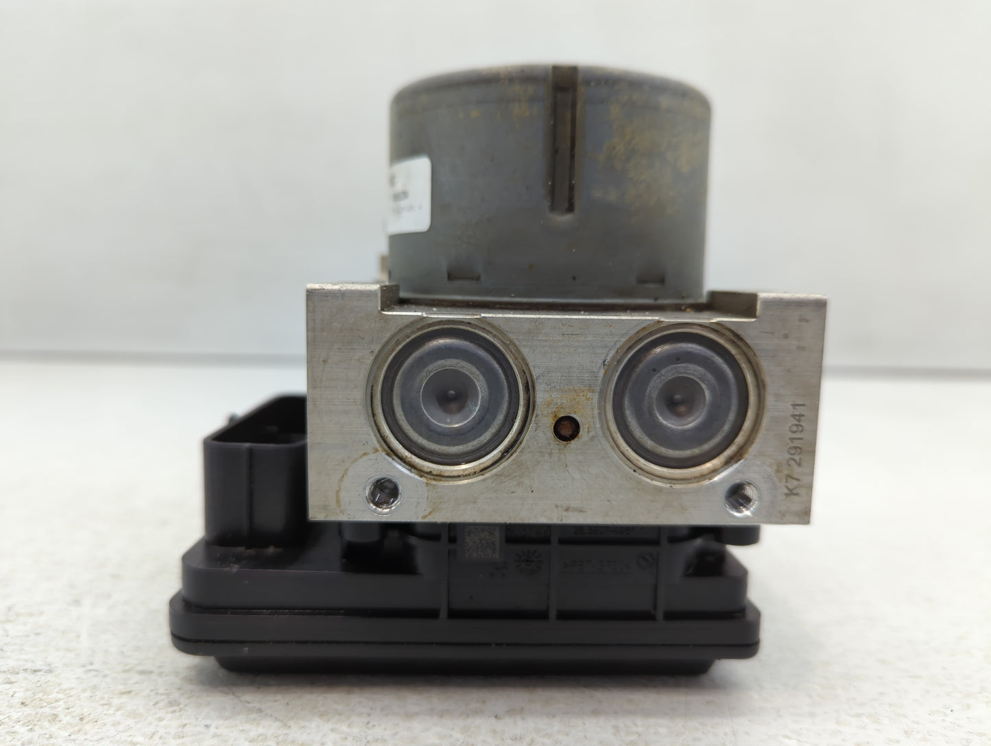 2017-2022 Gmc Canyon ABS Pump Control Module Replacement P/N:84644577 Fits Fits 2017 2018 2019 2020 2021 2022 OEM Used Auto 