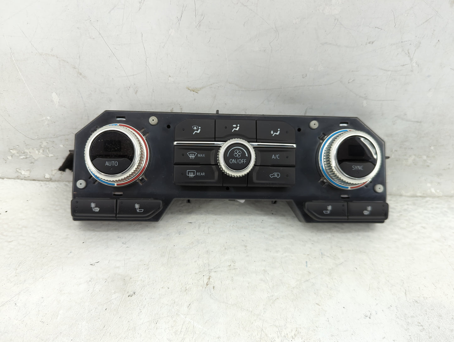 2019-2020 Gmc Sierra 1500 Climate Control Module Temperature AC/Heater Replacement P/N:84692235 Fits Fits 2019 2020 OEM Used