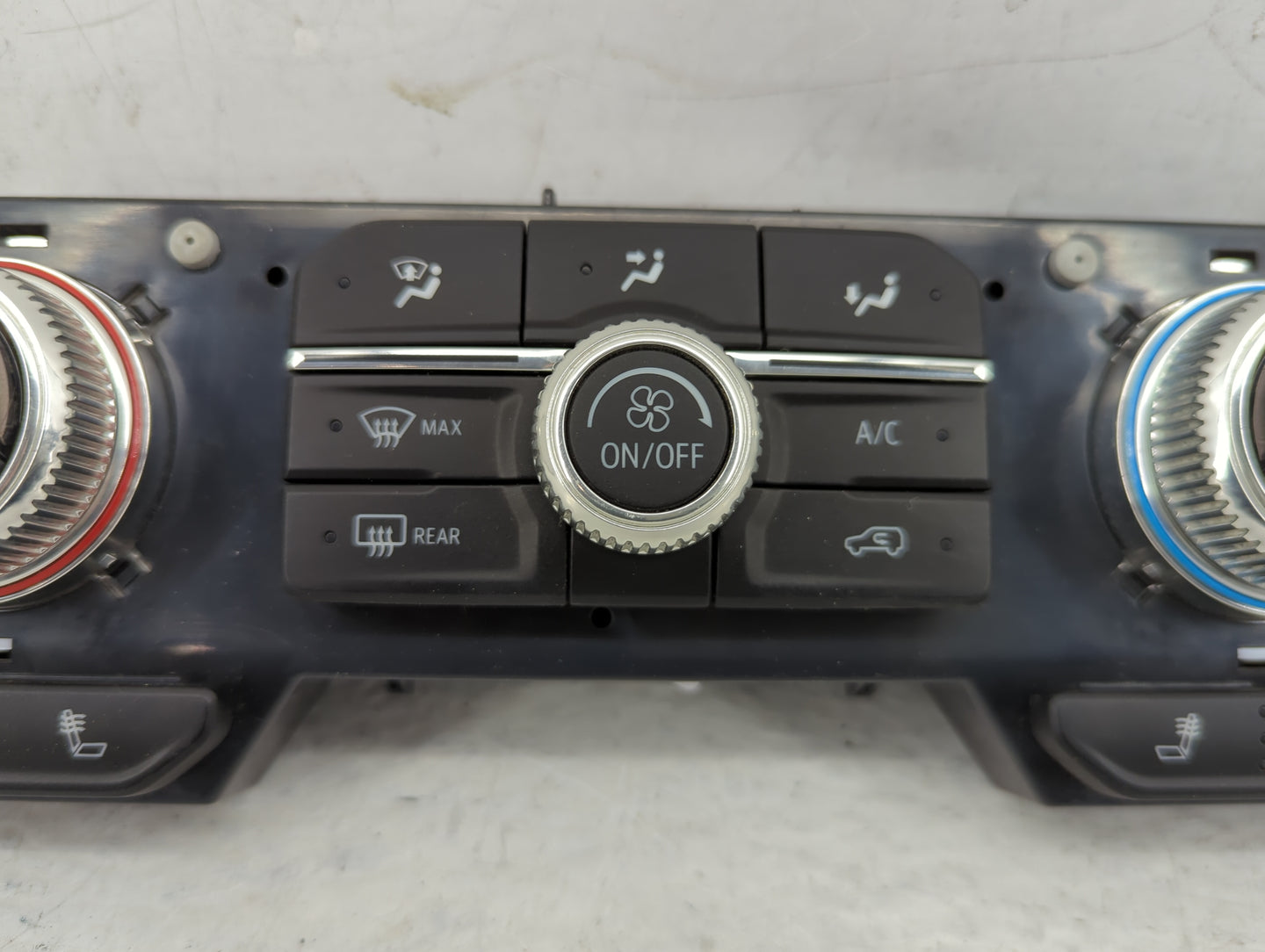 2019-2020 Gmc Sierra 1500 Climate Control Module Temperature AC/Heater Replacement P/N:84692235 Fits Fits 2019 2020 OEM Used
