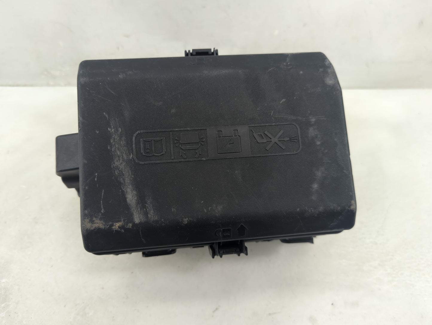 2019-2021 Gmc Sierra 1500 Fusebox Fuse Box Panel Relay Module Fits Fits 2019 2020 2021 OEM Used Auto Parts - Oemusedautopart