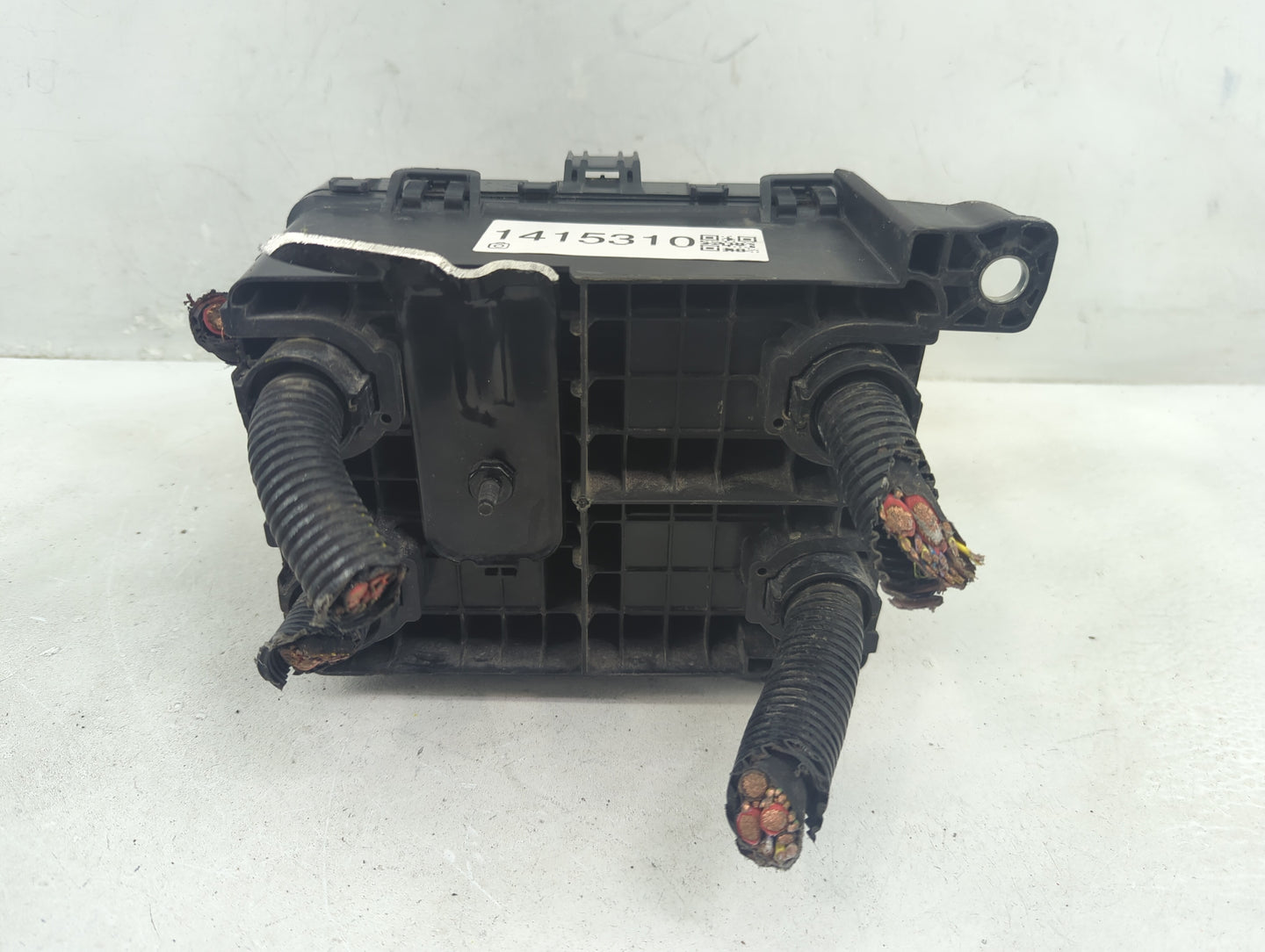 2019-2021 Gmc Sierra 1500 Fusebox Fuse Box Panel Relay Module Fits Fits 2019 2020 2021 OEM Used Auto Parts - Oemusedautopart