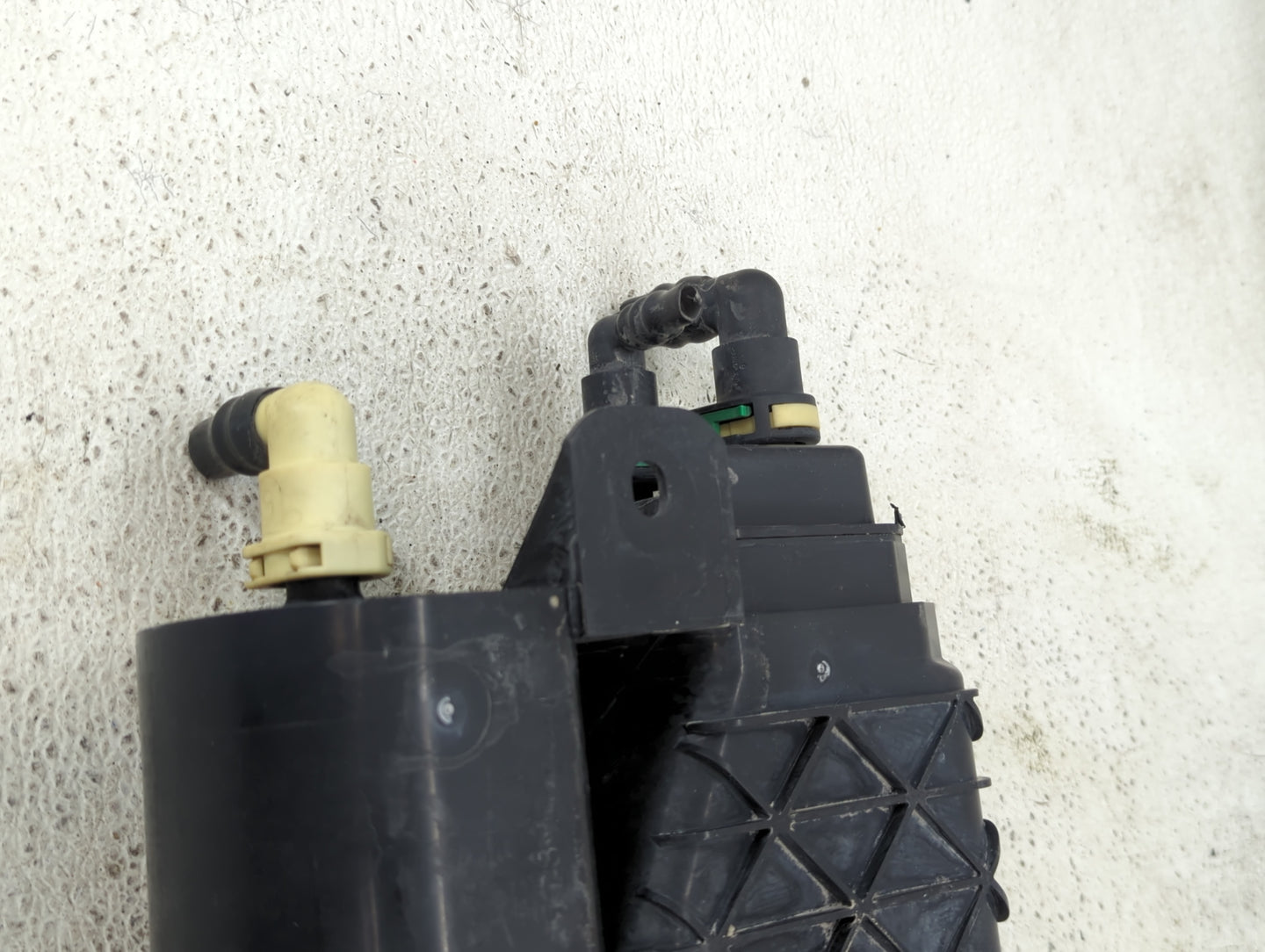 2019 Gmc Sierra 1500 Fuel Vapor Charcoal Canister - Oemusedautoparts1.com