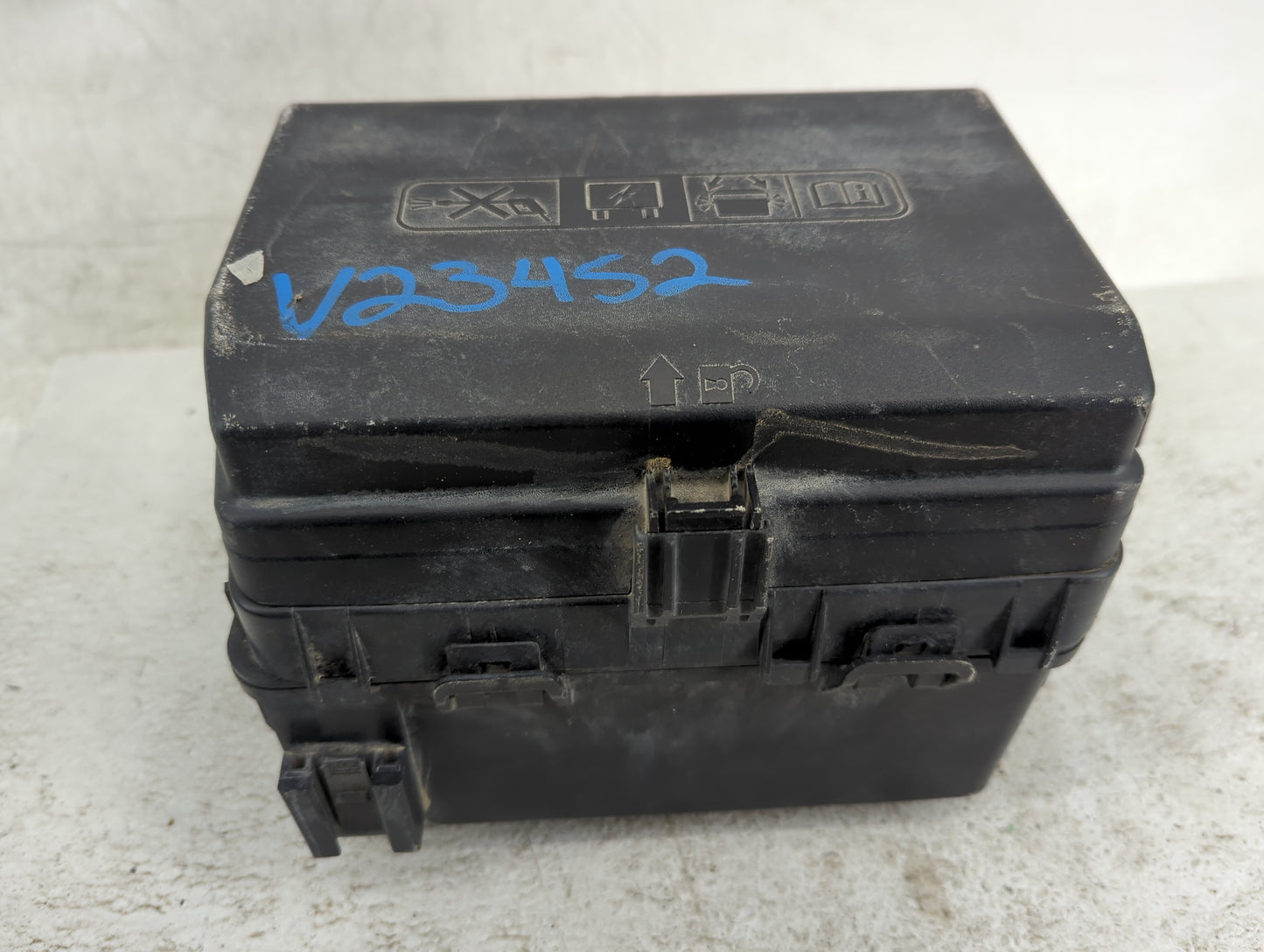 2019-2022 Gmc Sierra 1500 Fusebox Fuse Box Panel Relay Module P/N:84594609 Fits Fits 2019 2020 2021 2022 OEM Used Auto Parts