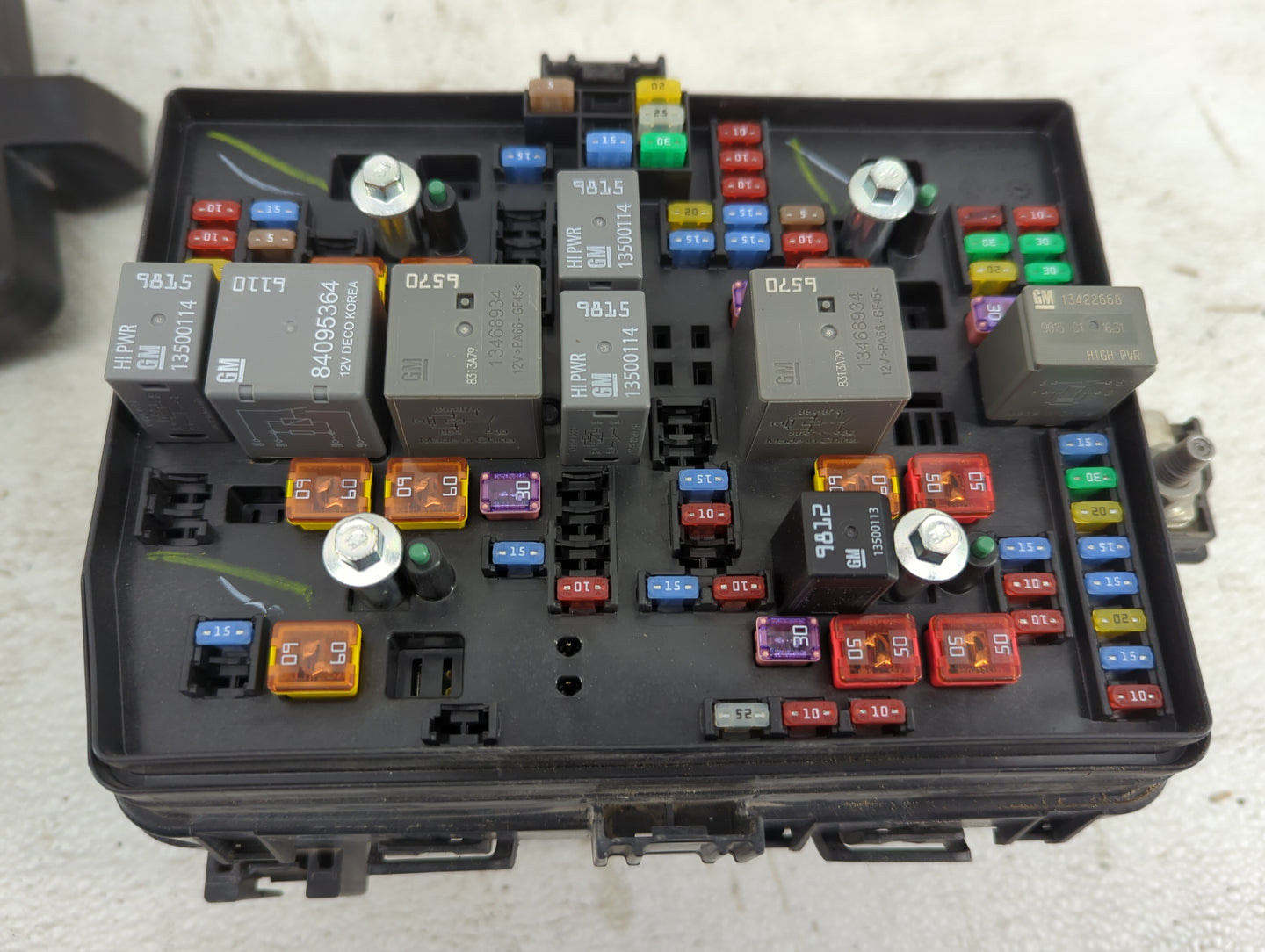 2019-2022 Gmc Sierra 1500 Fusebox Fuse Box Panel Relay Module P/N:84594609 Fits Fits 2019 2020 2021 2022 OEM Used Auto Parts