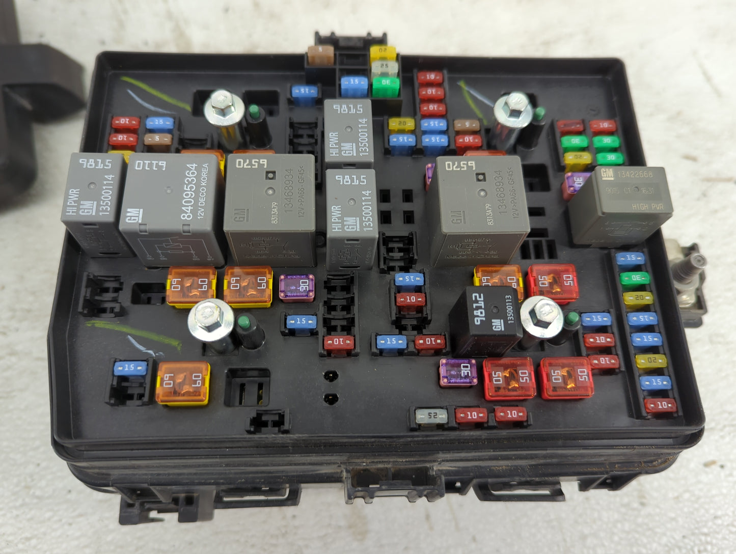 2019-2022 Gmc Sierra 1500 Fusebox Fuse Box Panel Relay Module P/N:84594609 Fits Fits 2019 2020 2021 2022 OEM Used Auto Parts