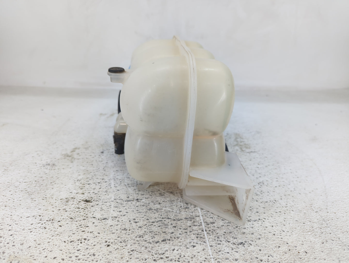 2019 Gmc Sierra 1500 Radiator Coolant Overflow Expansion Tank Bottle - Oemusedautoparts1.com
