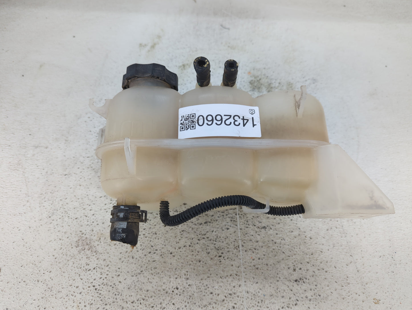2019 Gmc Sierra 1500 Radiator Coolant Overflow Expansion Tank Bottle - Oemusedautoparts1.com