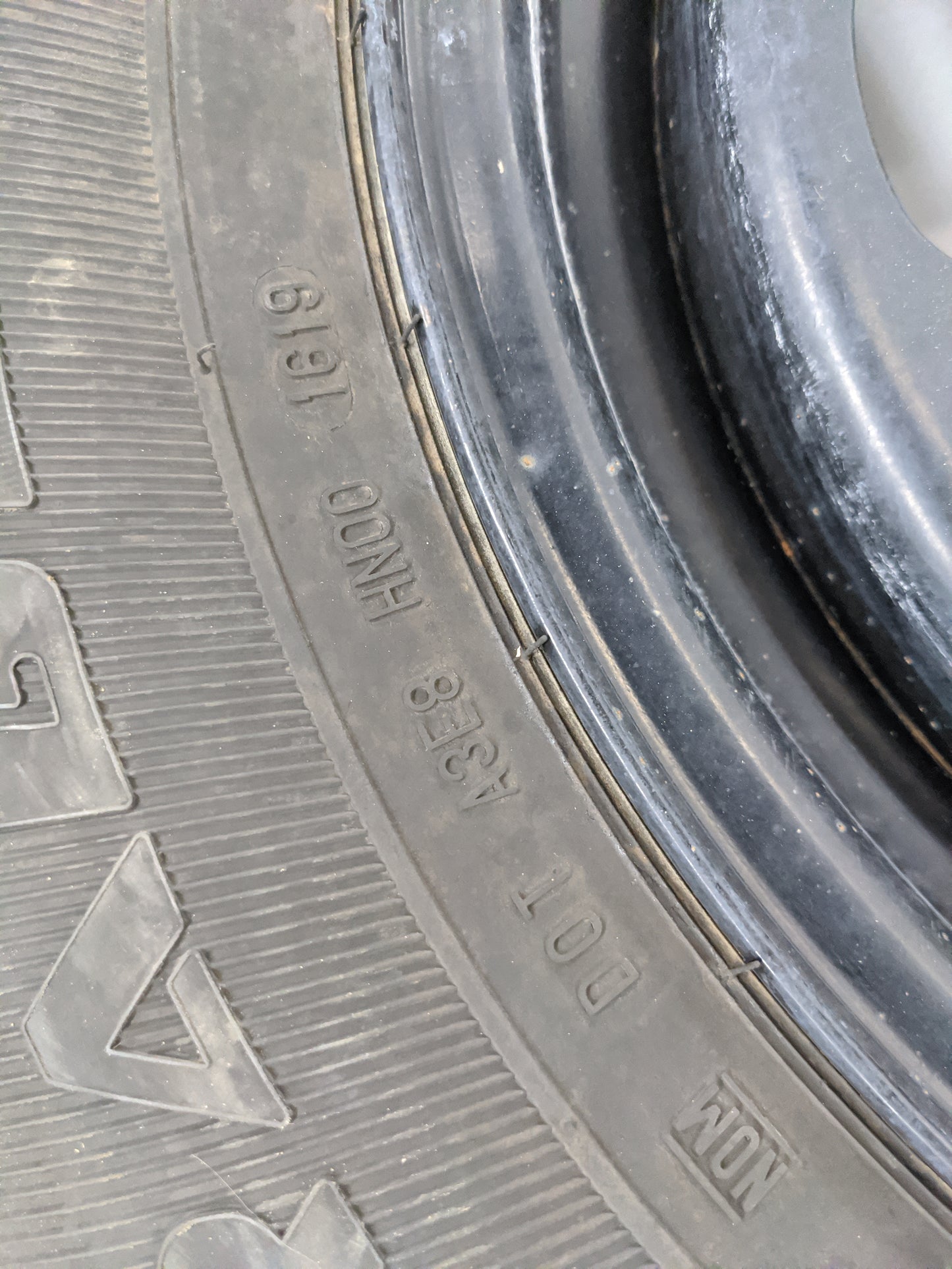 2019 Gmc Sierra 1500 Spare Donut Tire Wheel Rim Oem - Oemusedautoparts1.com