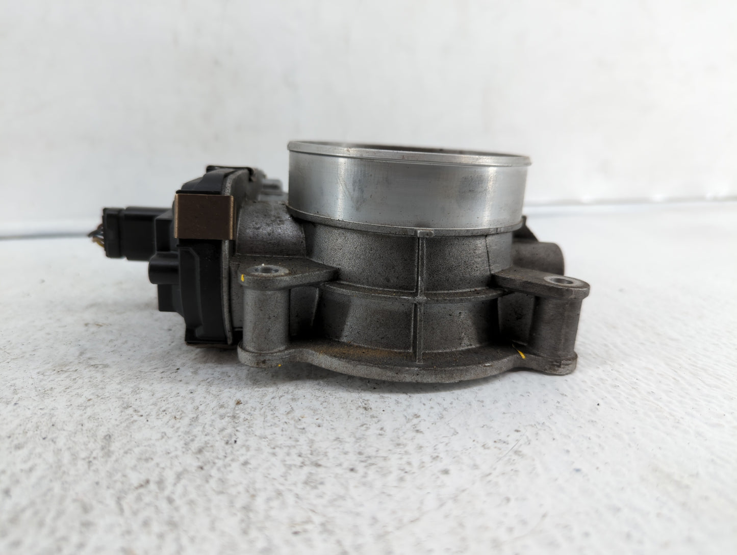 2014-2018 Gmc Sierra 1500 Throttle Body P/N:12678224 12617792 Fits Fits 2014 2015 2016 2017 2018 2019 OEM Used Auto Parts - 