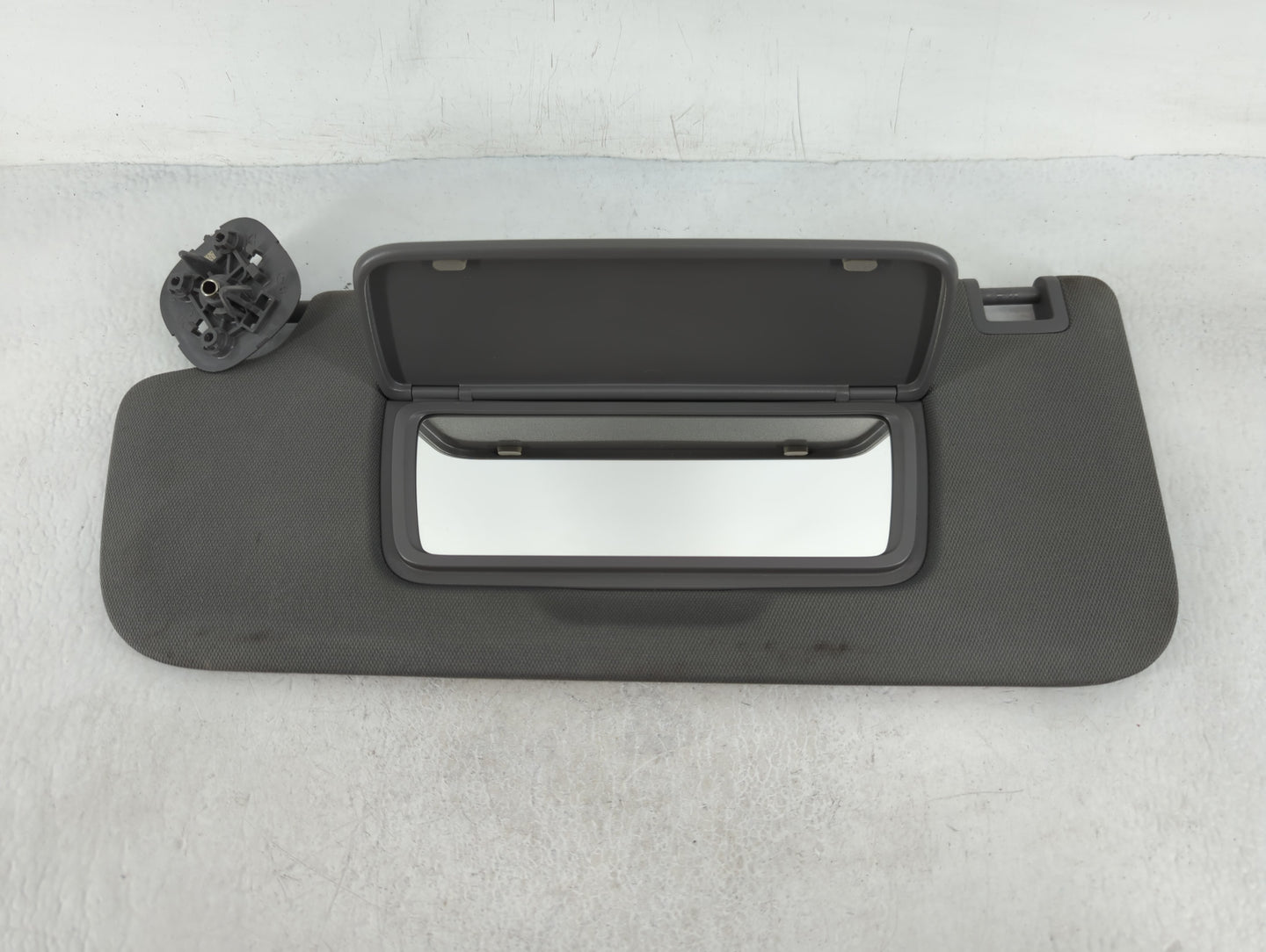 2019-2022 Gmc Sierra 1500 Sun Visor Shade Replacement Passenger Right Mirror Fits Fits 2019 2020 2021 2022 OEM Used Auto Par
