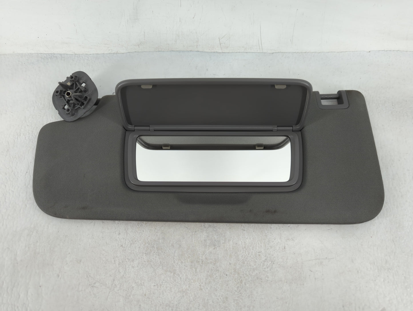 2019-2022 Gmc Sierra 1500 Sun Visor Shade Replacement Passenger Right Mirror Fits Fits 2019 2020 2021 2022 OEM Used Auto Par